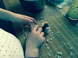 Sashimi mit Schleife.