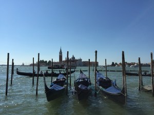 San Giorgio Maggiore hat den Campanile mit dem schöneren Blick und der kürzeren Schlange.