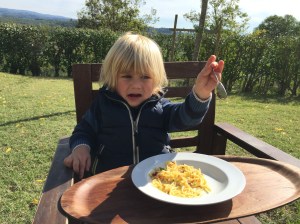 Zum Glück gibt's in Italien keinen TÜV: Kindergartenstuhl.