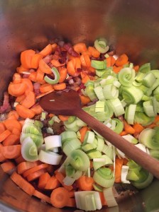 Gemüse anschwitzen.